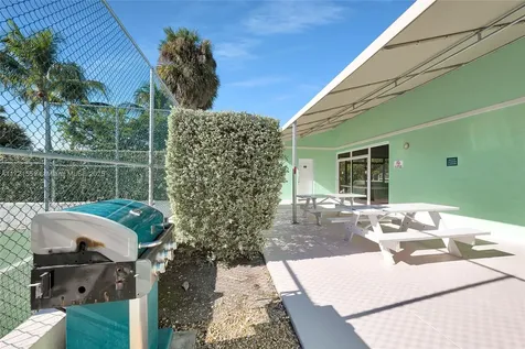 9826 Leeward Avenue Key Largo FL 33037