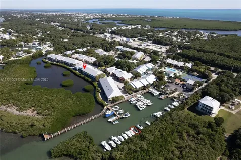 9826 Leeward Avenue Key Largo FL 33037