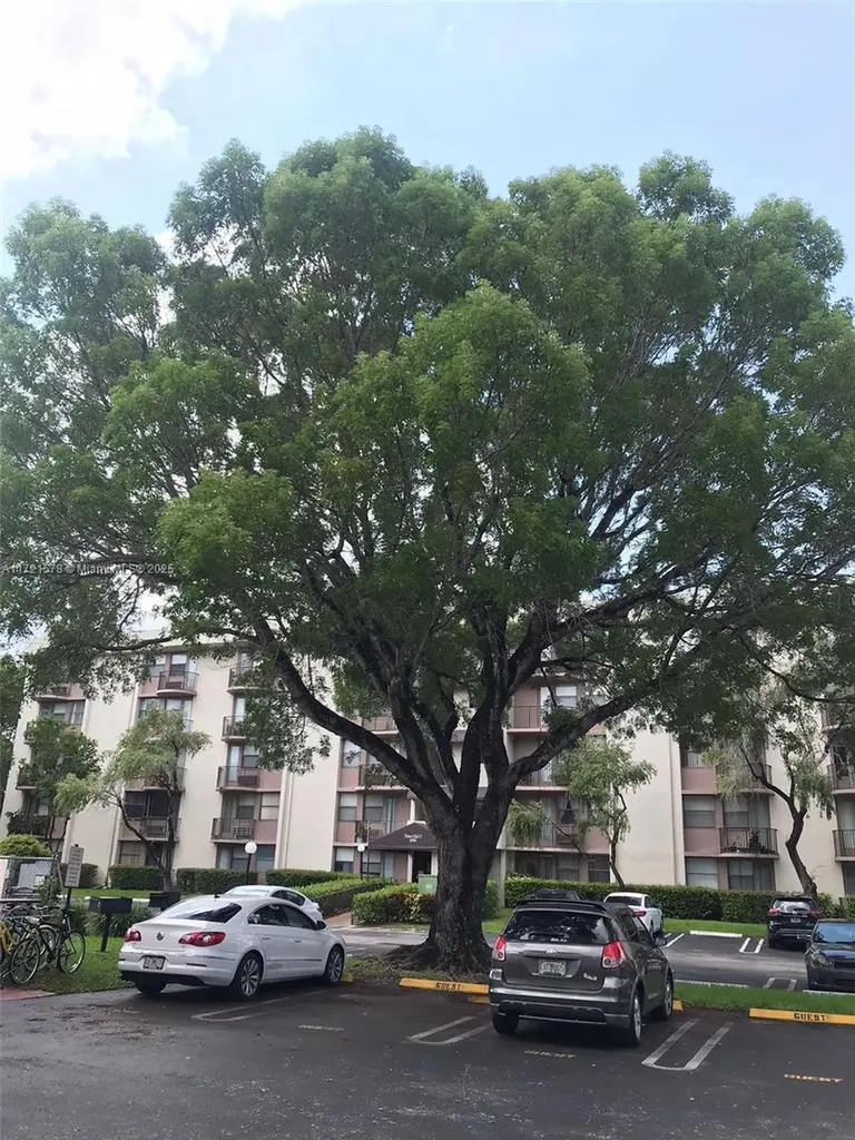 2701 Riverside Drive Coral Springs FL 33065