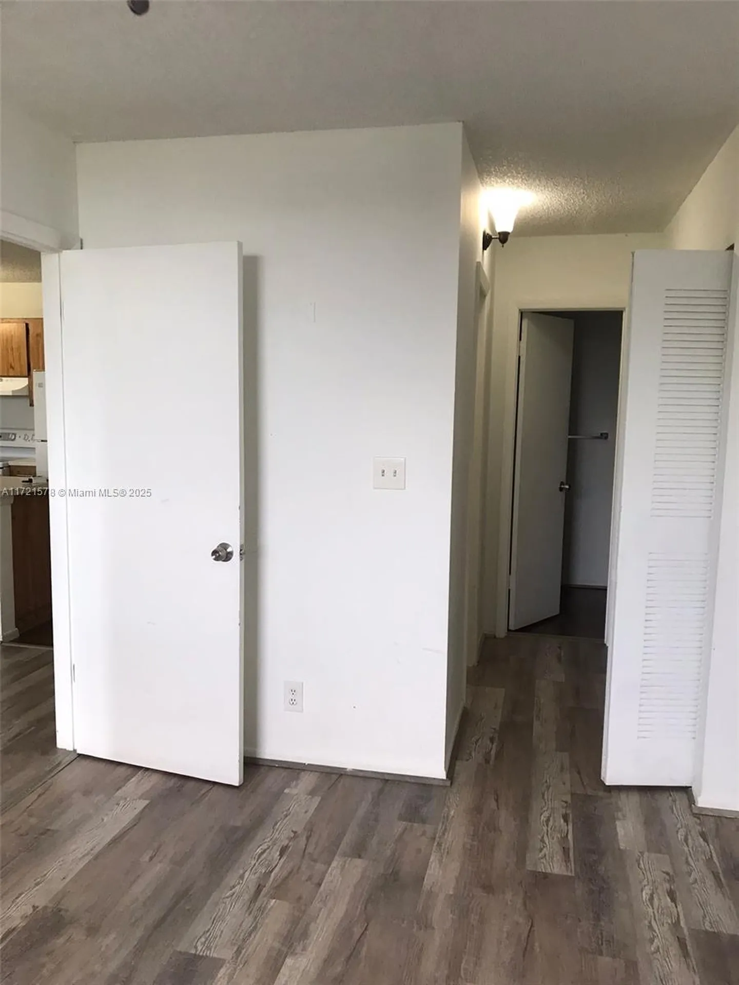 2701 Riverside Drive Coral Springs FL 33065