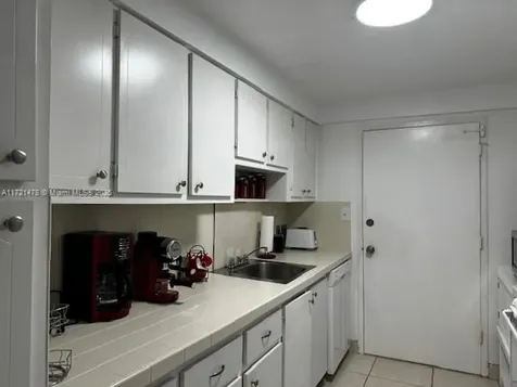 5401 Collins Avenue Miami Beach FL 33140