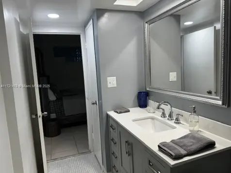 5401 Collins Avenue Miami Beach FL 33140