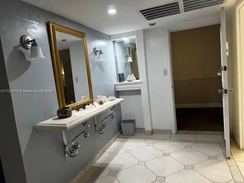 5401 Collins Avenue Miami Beach FL 33140
