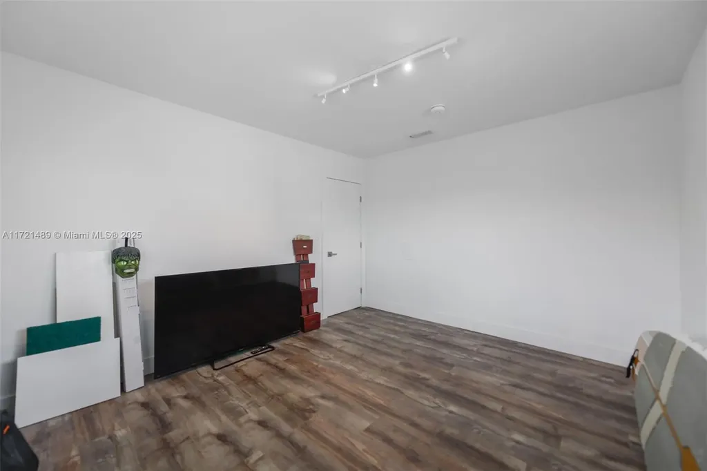 1208 Guava Isle Fort Lauderdale FL 33315