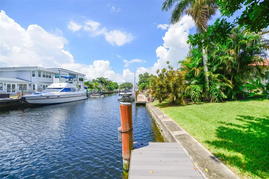 1208 Guava Isle Fort Lauderdale FL 33315