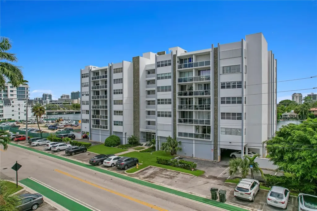 9381 E Bay Harbor Drive Bay Harbor Islands FL 33154
