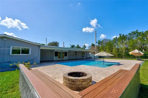 9641 SW 94th Street Miami FL 33176