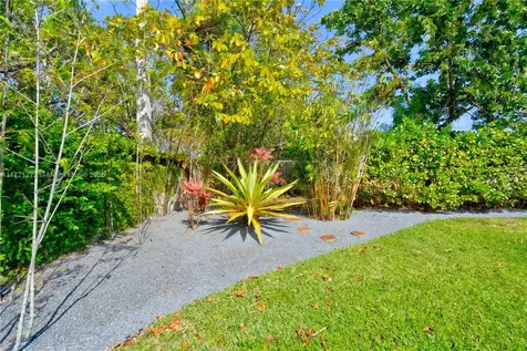 9641 SW 94th Street Miami FL 33176