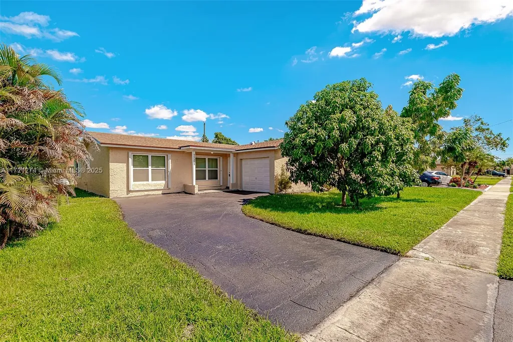 11371 NW 35th Street Sunrise FL 33323