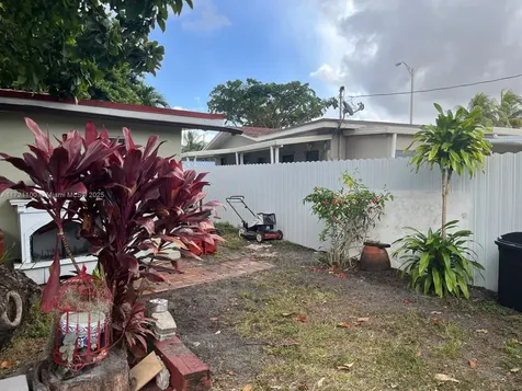 6760 W 6th Court Hialeah FL 33012
