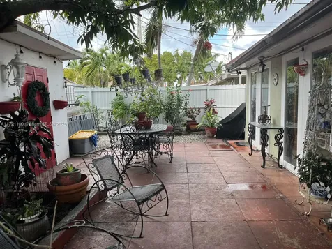 6760 W 6th Court Hialeah FL 33012