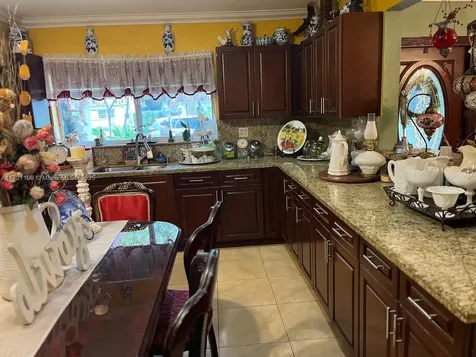 6760 W 6th Court Hialeah FL 33012