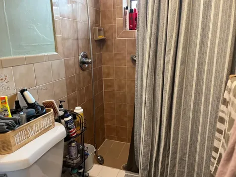 6760 W 6th Court Hialeah FL 33012