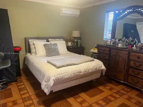 6760 W 6th Court Hialeah FL 33012