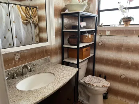 6760 W 6th Court Hialeah FL 33012