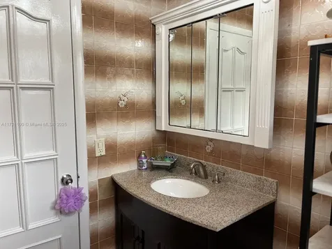 6760 W 6th Court Hialeah FL 33012