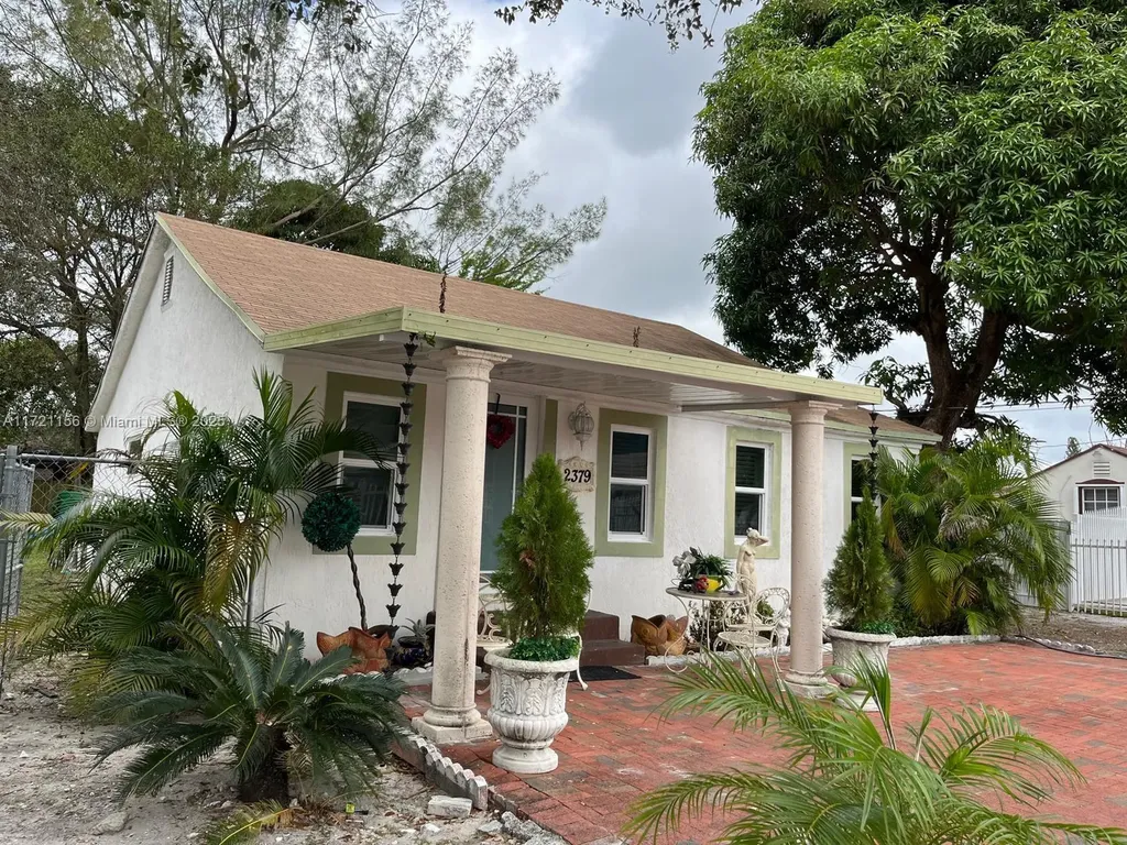 2379 NW 100th Street Miami FL 33147