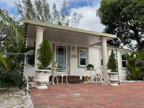 2379 NW 100th Street Miami FL 33147