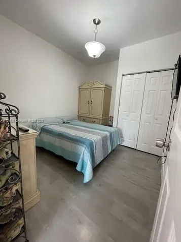 2379 NW 100th Street Miami FL 33147