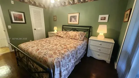 564 Durham T Deerfield Beach FL 33442