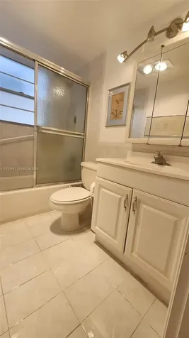564 Durham T Deerfield Beach FL 33442