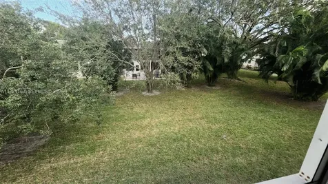 564 Durham T Deerfield Beach FL 33442