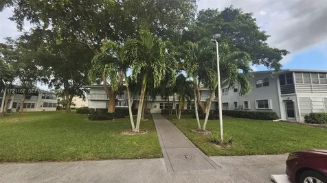 564 Durham T Deerfield Beach FL 33442