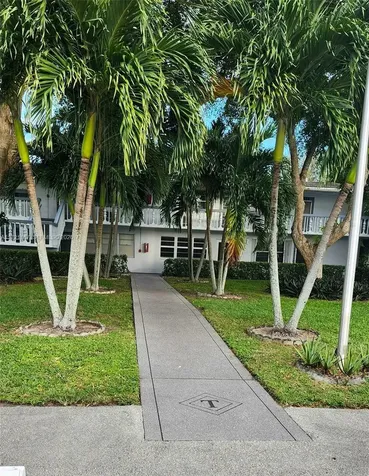 564 Durham T Deerfield Beach FL 33442
