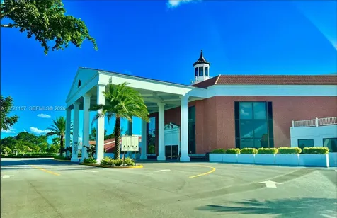 564 Durham T Deerfield Beach FL 33442