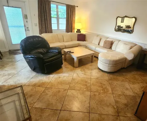 564 Durham T Deerfield Beach FL 33442