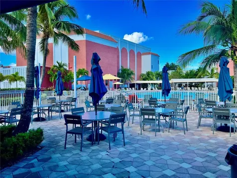 564 Durham T Deerfield Beach FL 33442