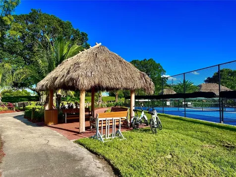 564 Durham T Deerfield Beach FL 33442