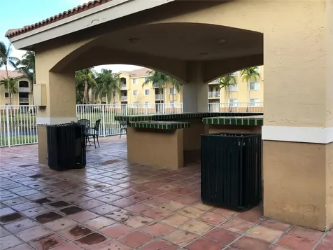 2600 S University Drive Davie FL 33328