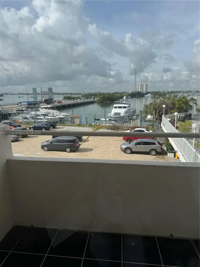 7904 West Drive North Bay Village FL 33141