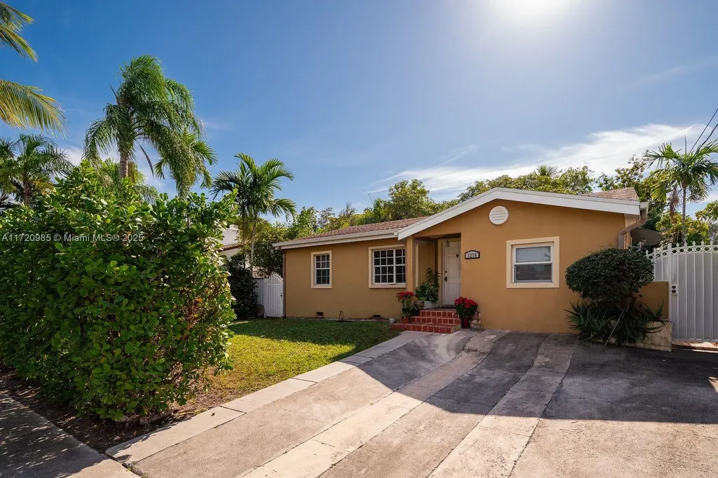 1278 SW 14th Street Miami FL 33145