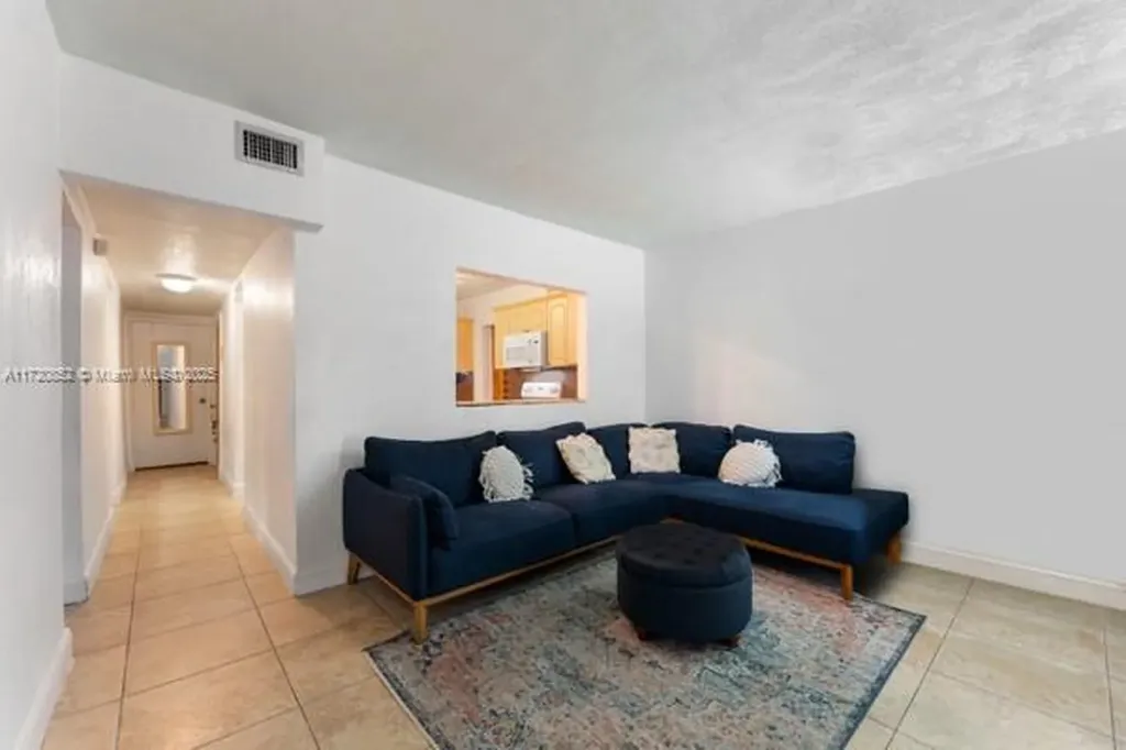 10036 NW 35th Avenue Miami FL 33147