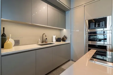 18975 Collins Avenue Sunny Isles Beach FL 33160