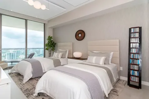 18975 Collins Avenue Sunny Isles Beach FL 33160