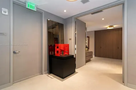 18975 Collins Avenue Sunny Isles Beach FL 33160