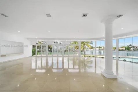 721 W 47th Street Miami Beach FL 33140