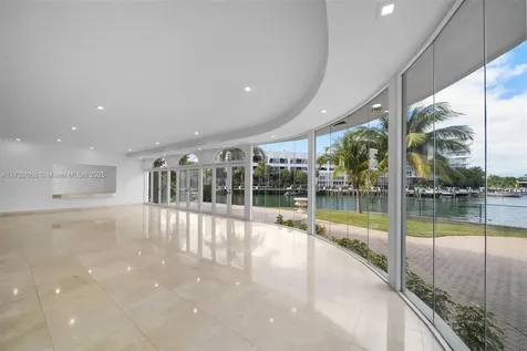 721 W 47th Street Miami Beach FL 33140