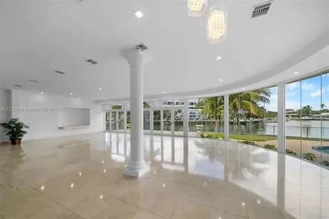 721 W 47th Street Miami Beach FL 33140