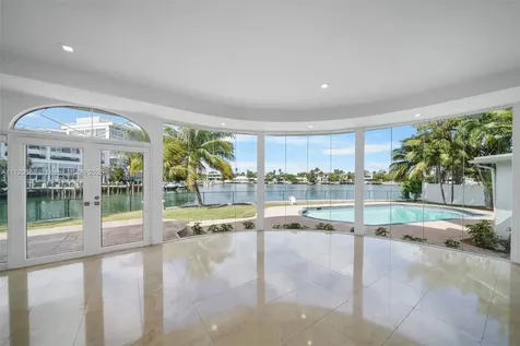 721 W 47th Street Miami Beach FL 33140