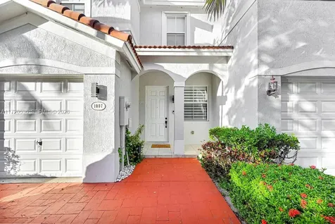 1007 NE 208th Street Miami FL 33179
