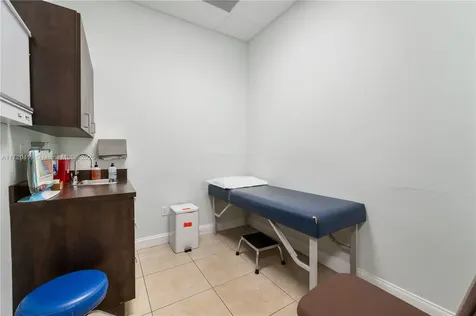 6705 Red Road Coral Gables FL 33143