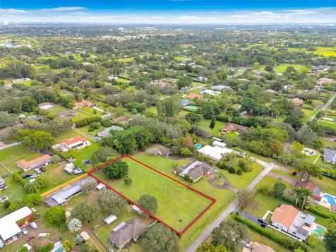 23 SW Street Davie FL 33325
