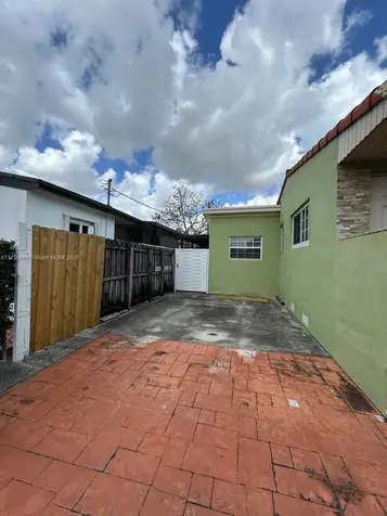 971 E 45th Street Hialeah FL 33013