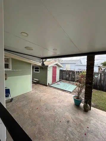 971 E 45th Street Hialeah FL 33013