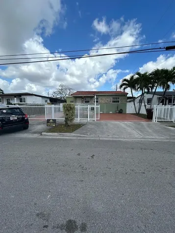 971 E 45th Street Hialeah FL 33013