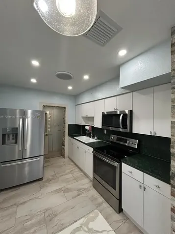 971 E 45th Street Hialeah FL 33013
